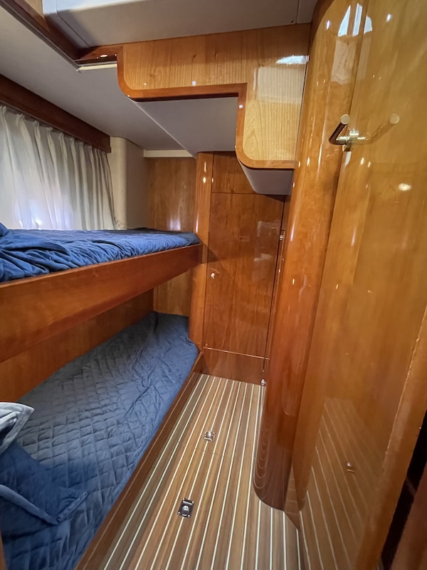 36-mid cabin3.jpeg