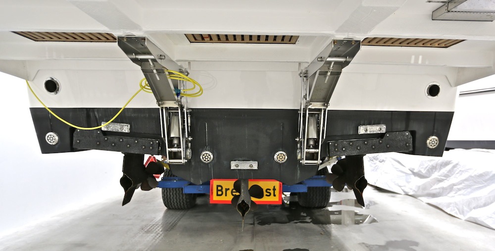 D54 Transom1000.jpg