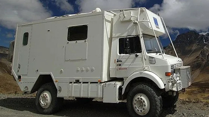 Unimog Camper.jpeg
